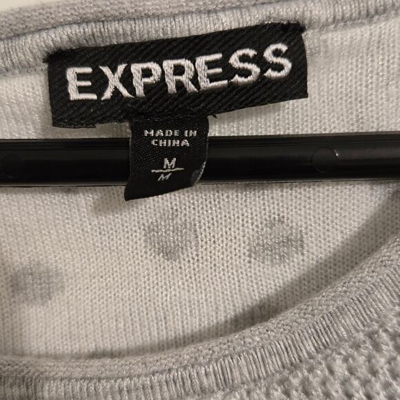 Express Gray Polka Dot Knit Short Sleeve Sweater Women’s Size Medium Top - Picture 5 of 5